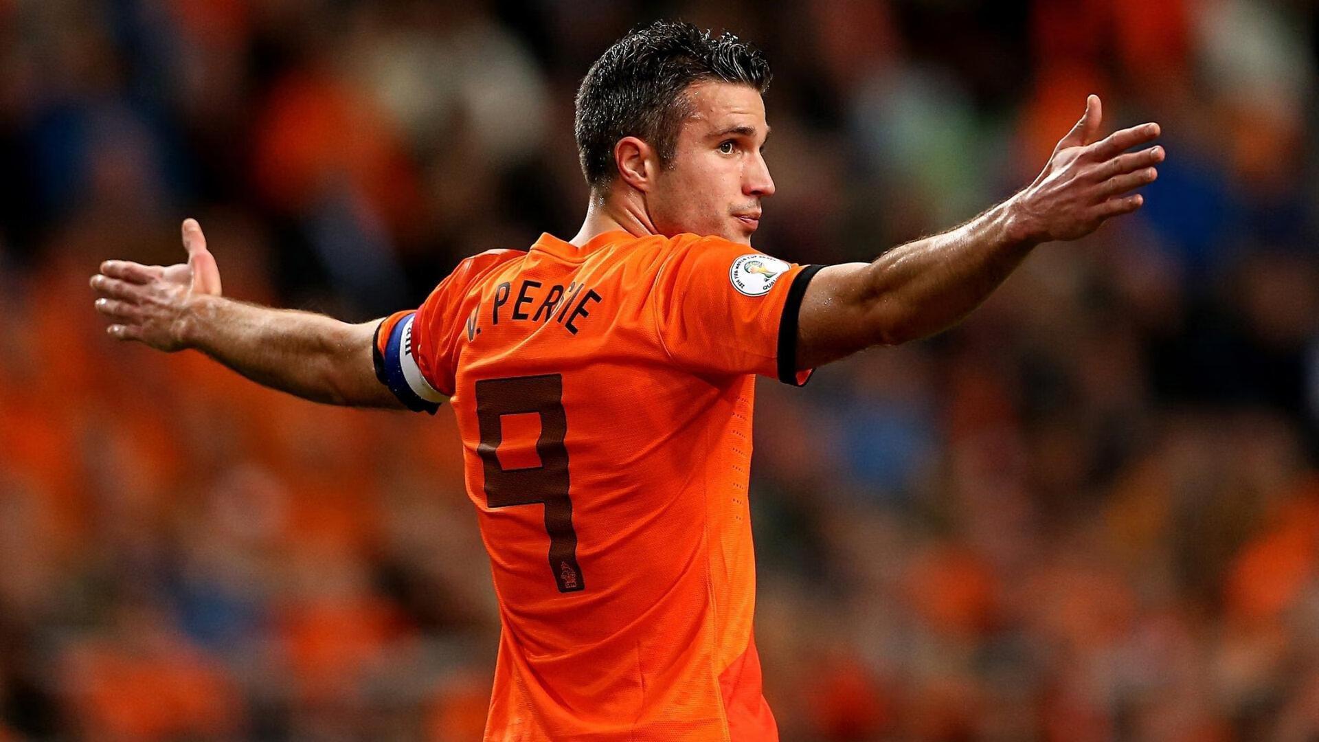 足球不仅是运动，更成为文化交流的重要桥梁，影响力不断扩大，足球不仅仅是运动,更是一种精神